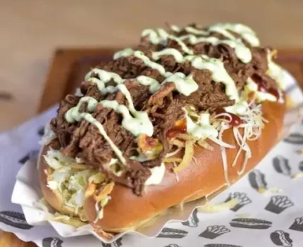 Perro Caliente De Carne Mechada